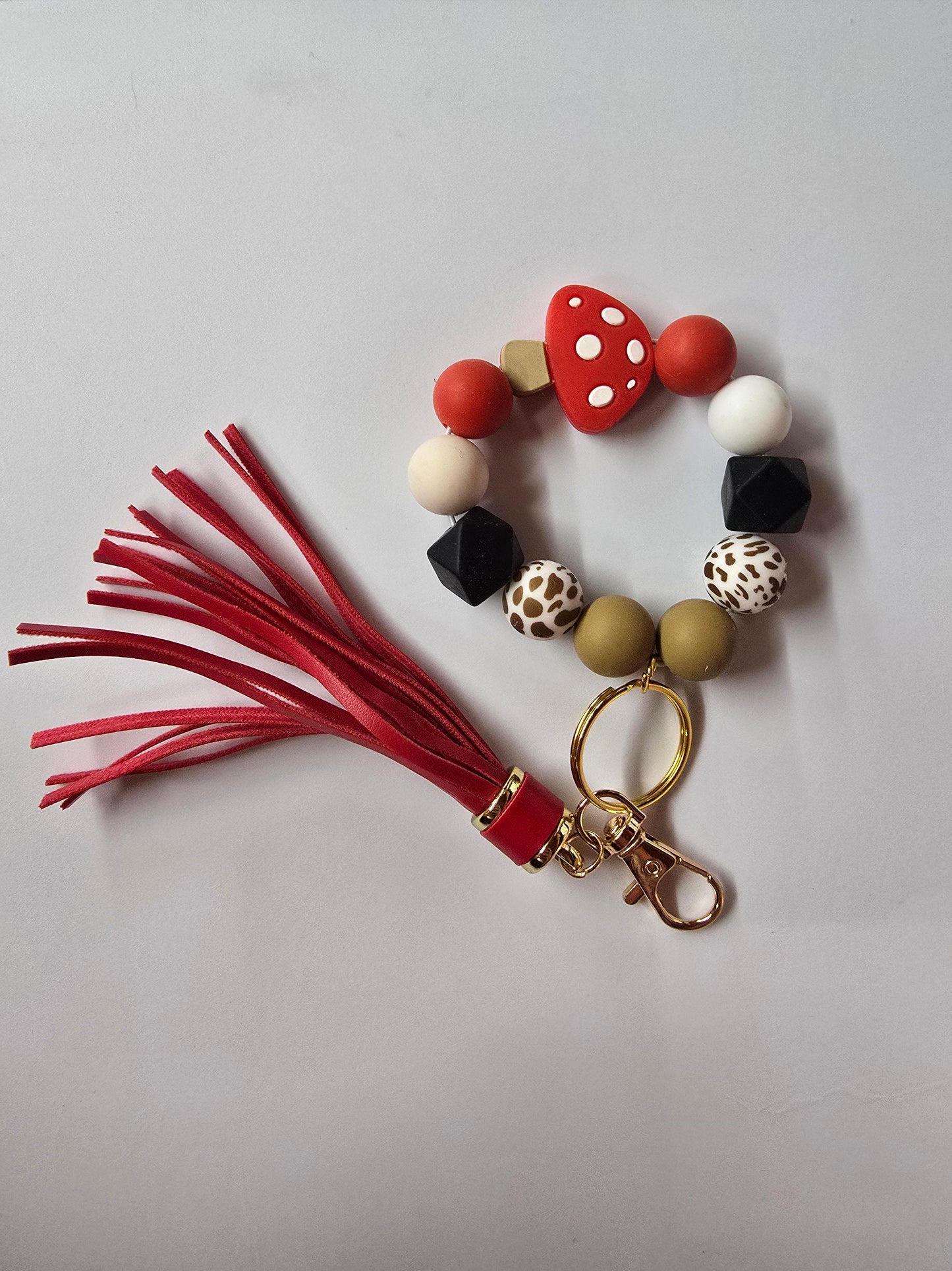 Silicone beaded bracelet keychains